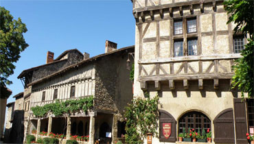 visite de la cite medievale de Pérouges en taxi chollier